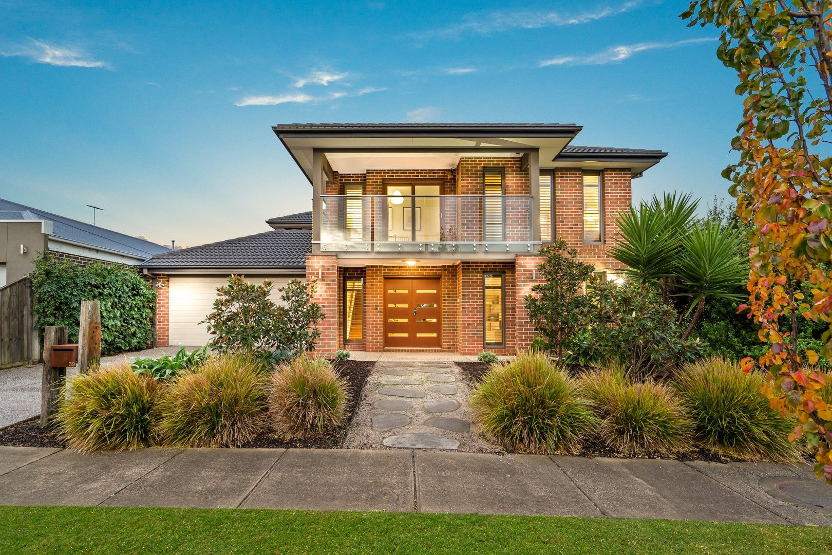 4 bedrooms House in 39 Old Course Crescent DEER PARK VIC, 3023
