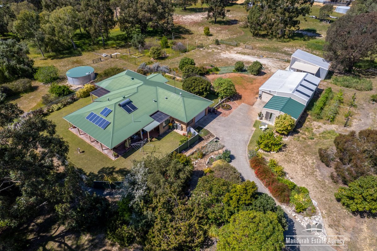 28 Thompson Crescent, Lake Clifton WA 6215, Image 2