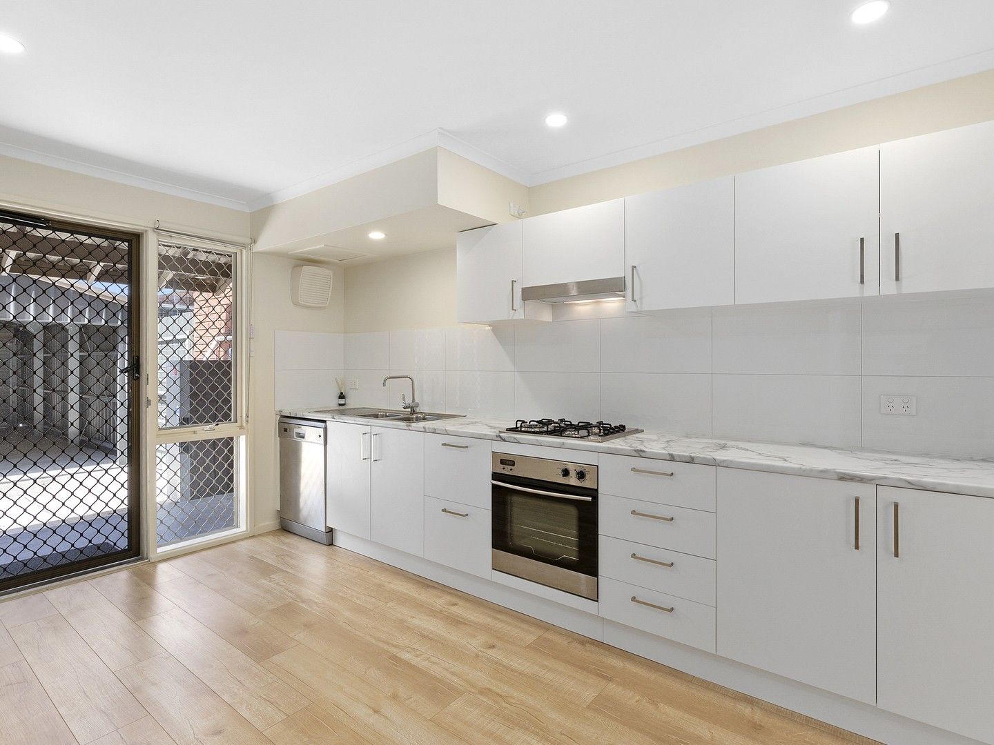 3 bedrooms Townhouse in 22 Ormiston Court TAPEROO SA, 5017