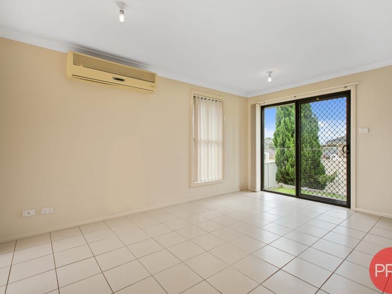 2/56 Clayton Crescent, Rutherford NSW 2320, Image 2