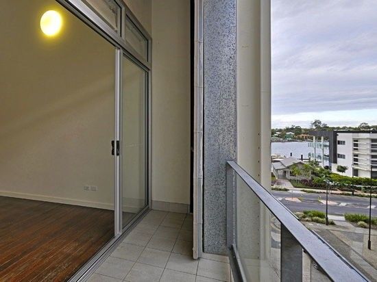 2 bedrooms Apartment / Unit / Flat in 303/50 Macquarie Street TENERIFFE QLD, 4005