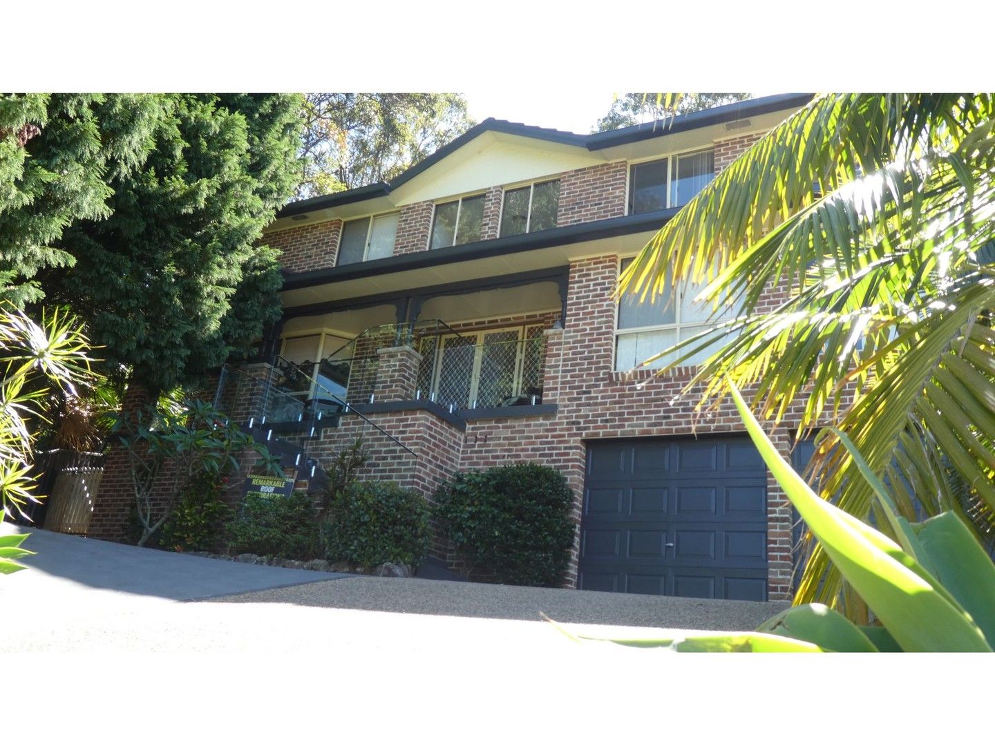 4 bedrooms House in 20 Palm Tree Crescent CAVES BEACH NSW, 2281