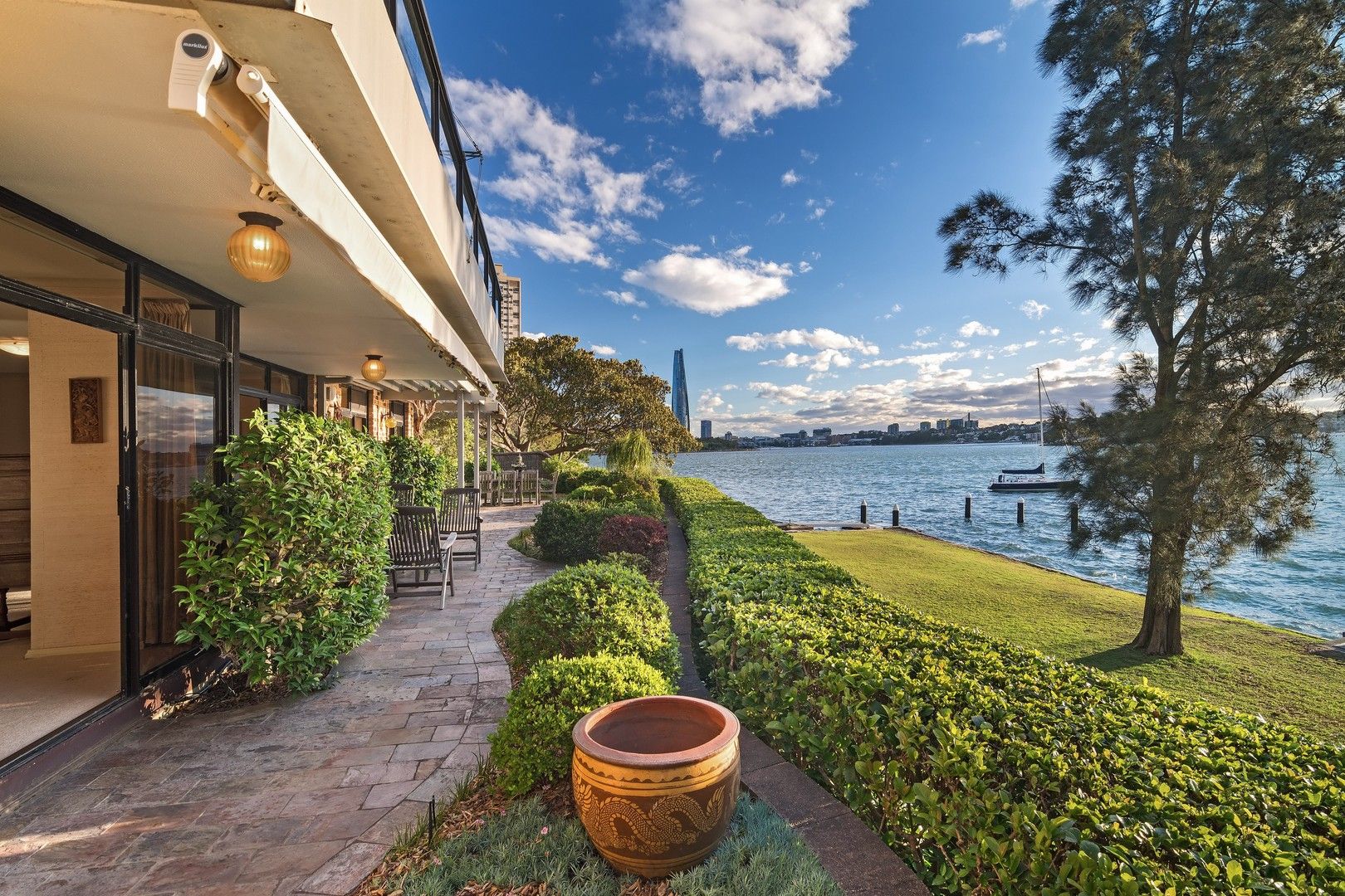 3 bedrooms Apartment / Unit / Flat in 8/18-22 West Crescent Street MCMAHONS POINT NSW, 2060