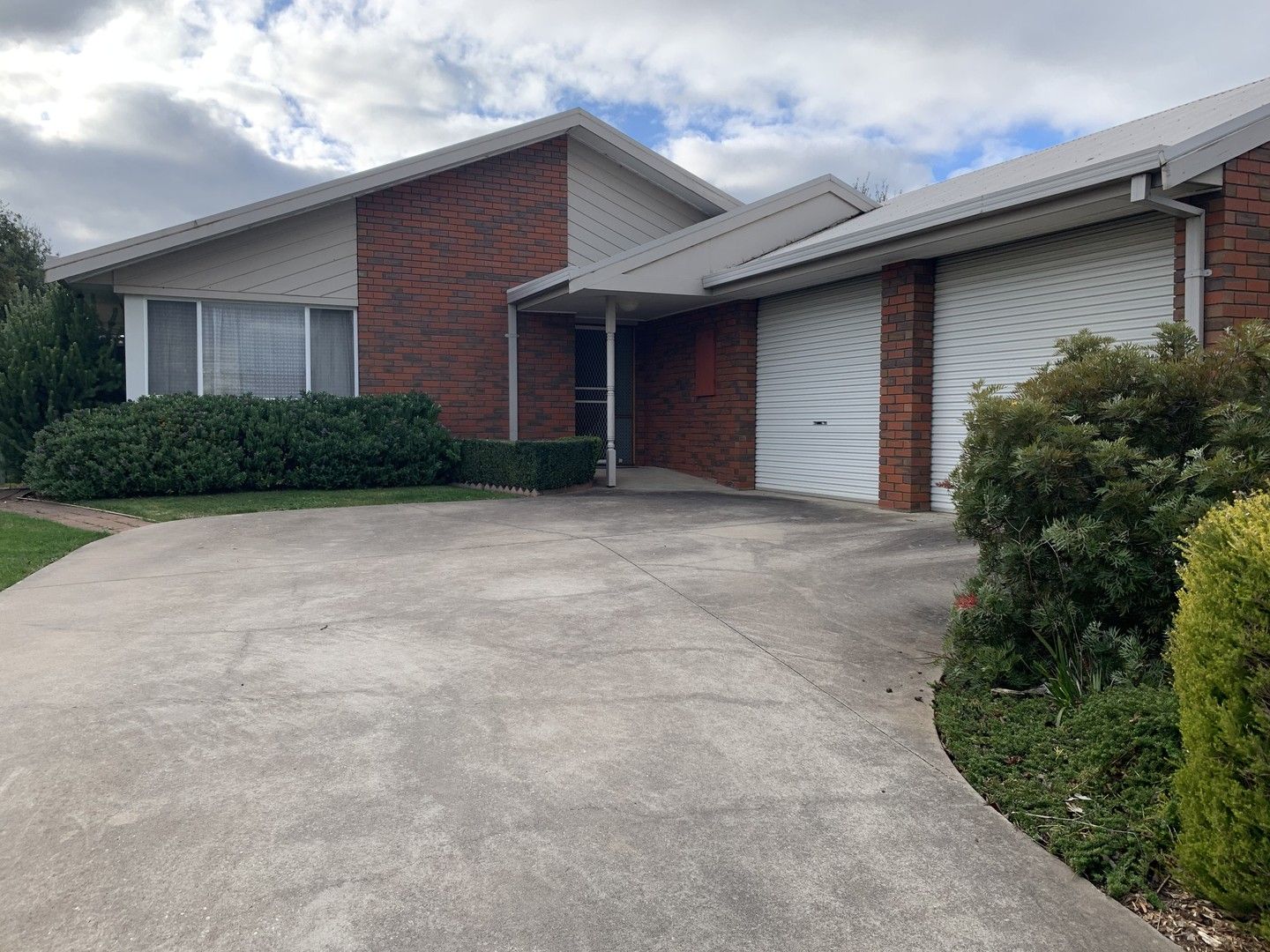 3 bedrooms House in 32 Mintern Crescent HORSHAM VIC, 3400