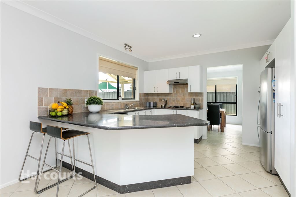 41 Mcintyre Avenue, St Clair NSW 2759, Image 2