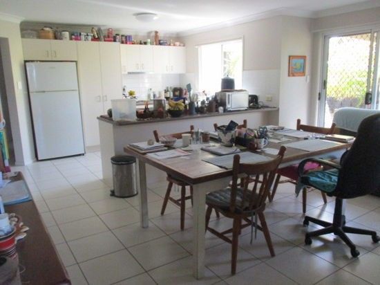 4 Peat Court, Nikenbah QLD 4655, Image 2