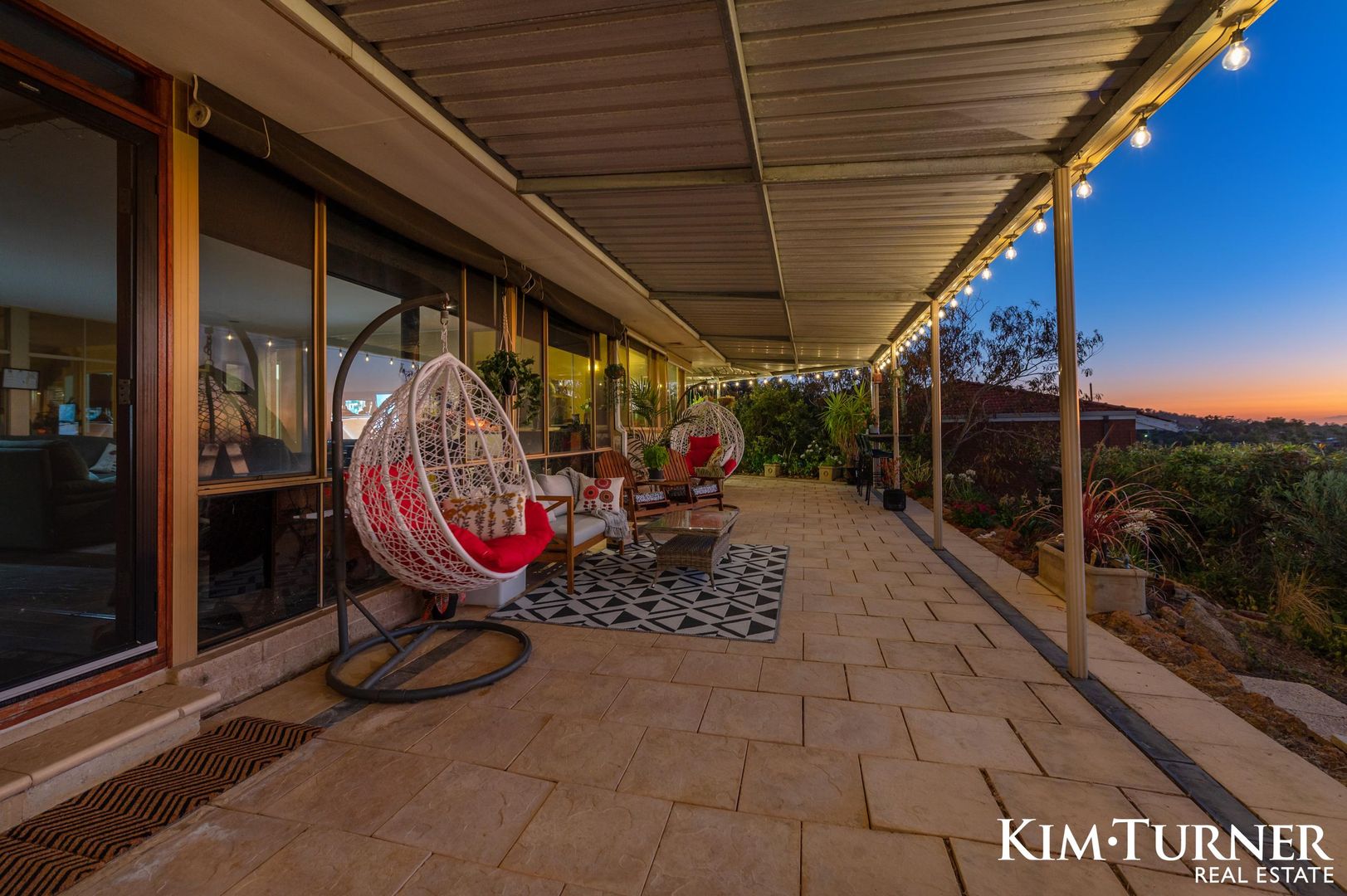 10 Pimelia Court, Swan View WA 6056, Image 2