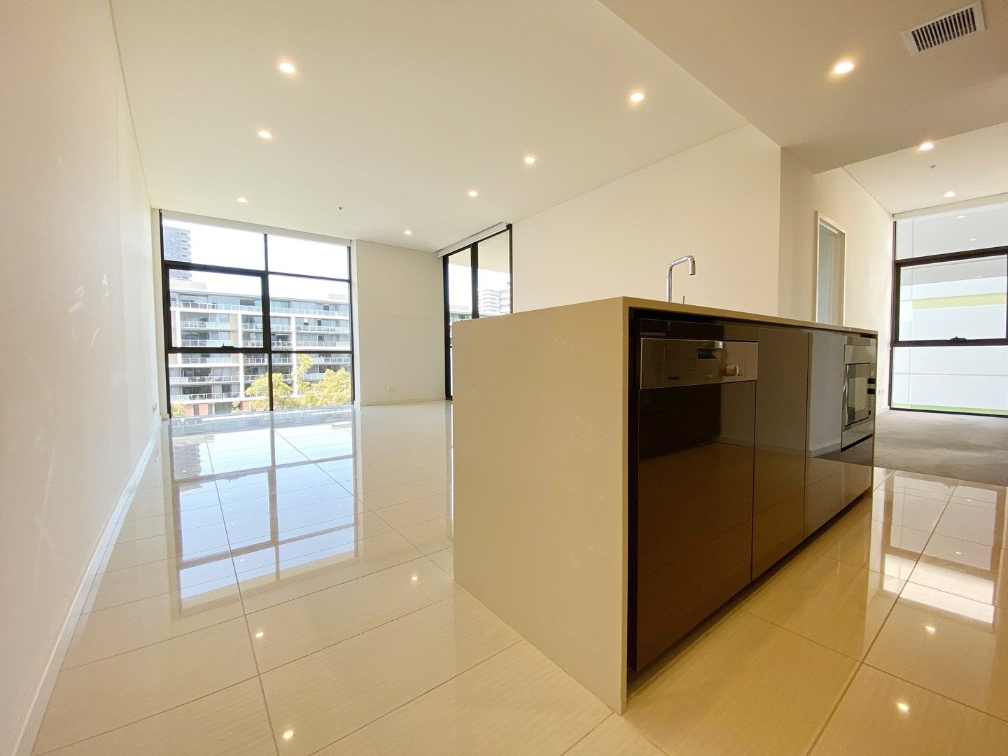 2 bedrooms Apartment / Unit / Flat in 517/1 Hutchinson ZETLAND NSW, 2017