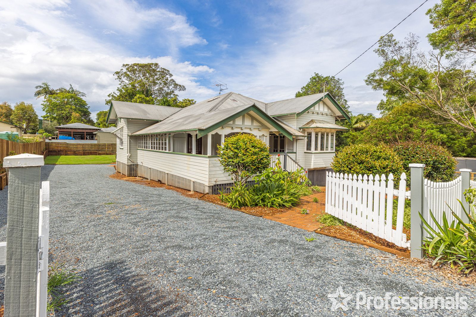 3 bedrooms House in 8 Kidd Street TAMBORINE MOUNTAIN QLD, 4272