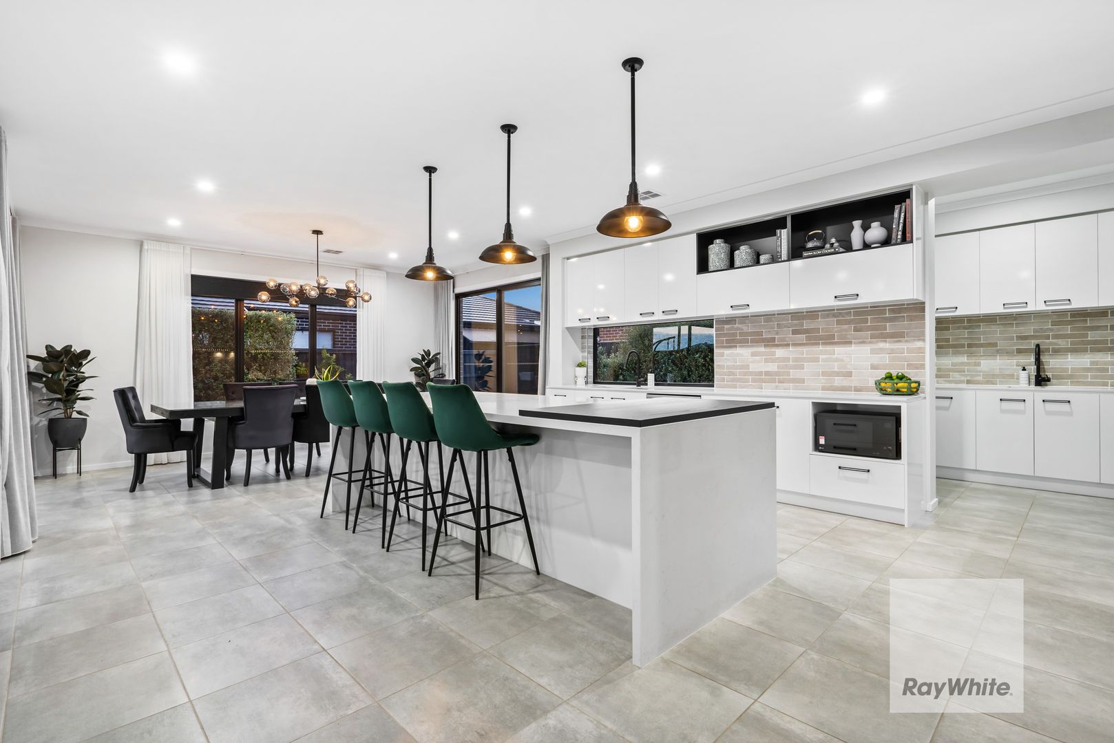 261 Frontier Avenue, Aintree VIC 3336, Image 2