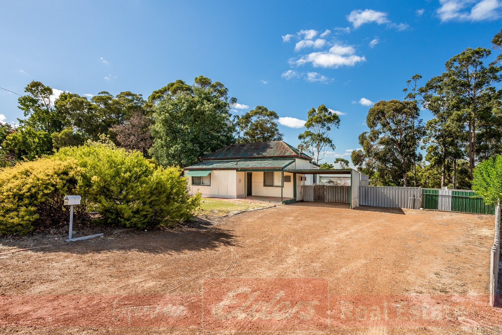 3 bedrooms House in 260 Steere Street COLLIE WA, 6225