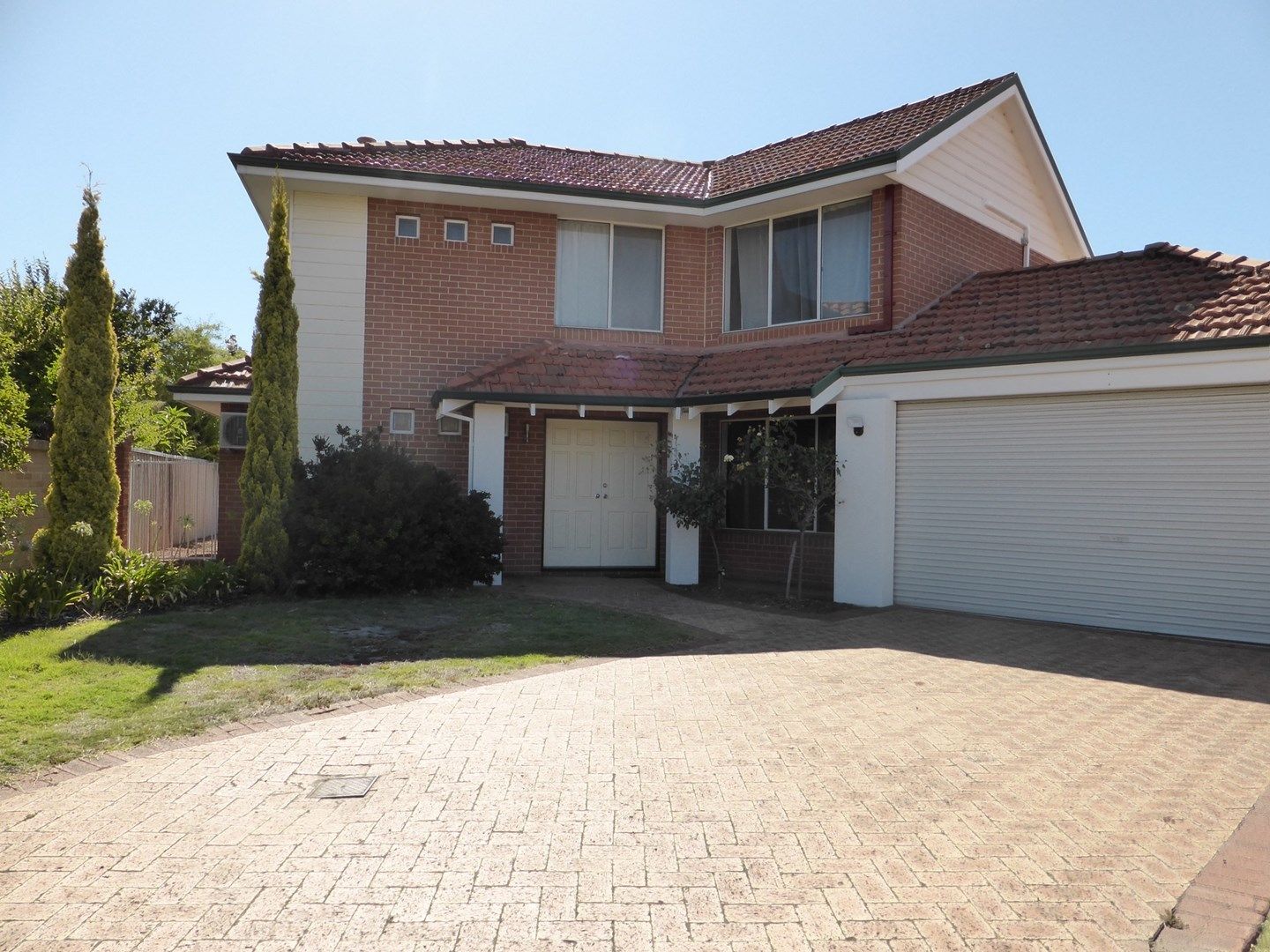 3 bedrooms House in 9 Rolls Court CANNING VALE WA, 6155