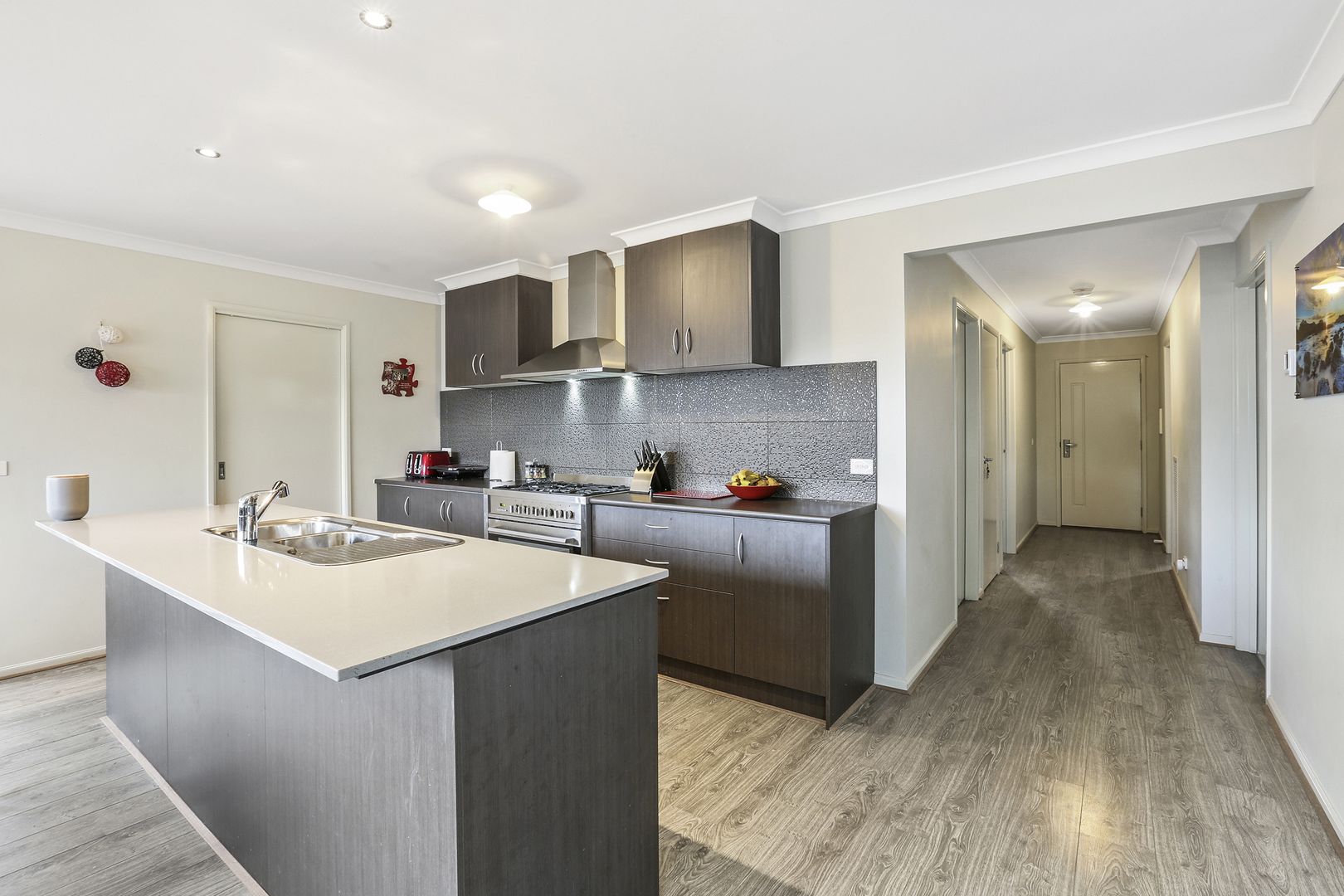 2/7 Spruhan Avenue, Norlane VIC 3214, Image 1