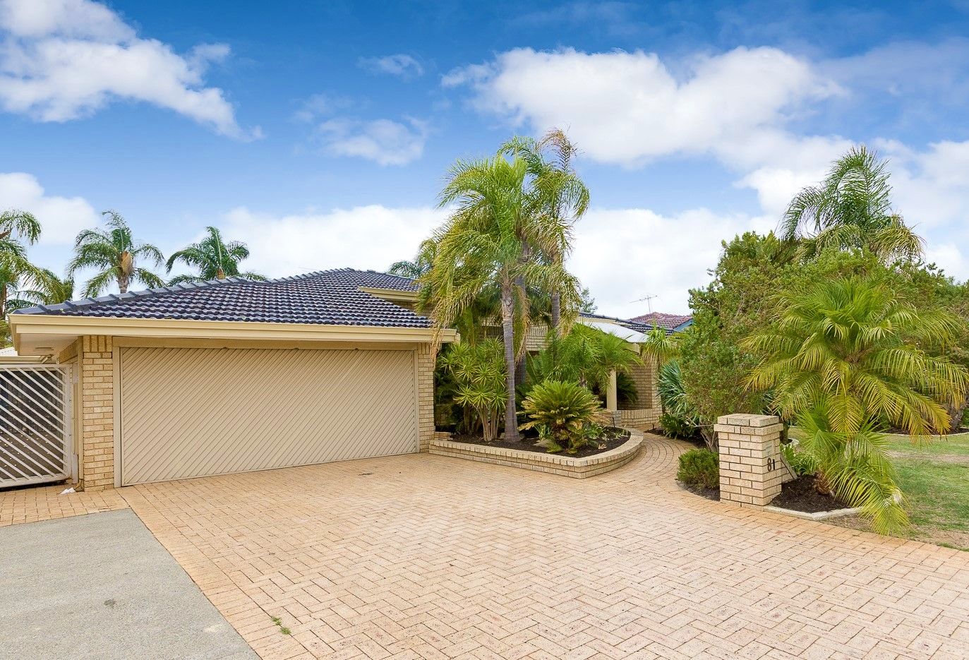 4 bedrooms House in 81 Aitken Drive WINTHROP WA, 6150