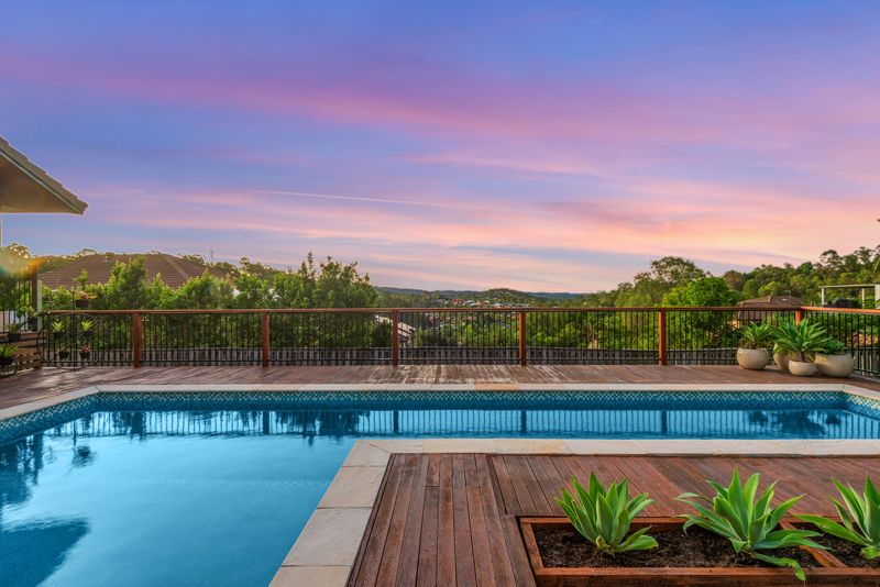 4 bedrooms House in 3 Victoria Drive PACIFIC PINES QLD, 4211