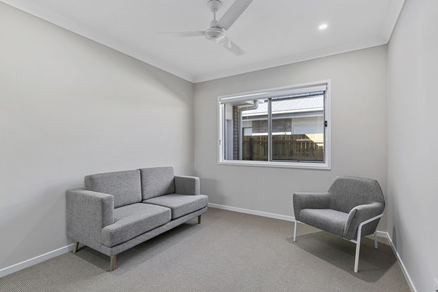 2/37 First Street, Holmview QLD 4207, Image 2
