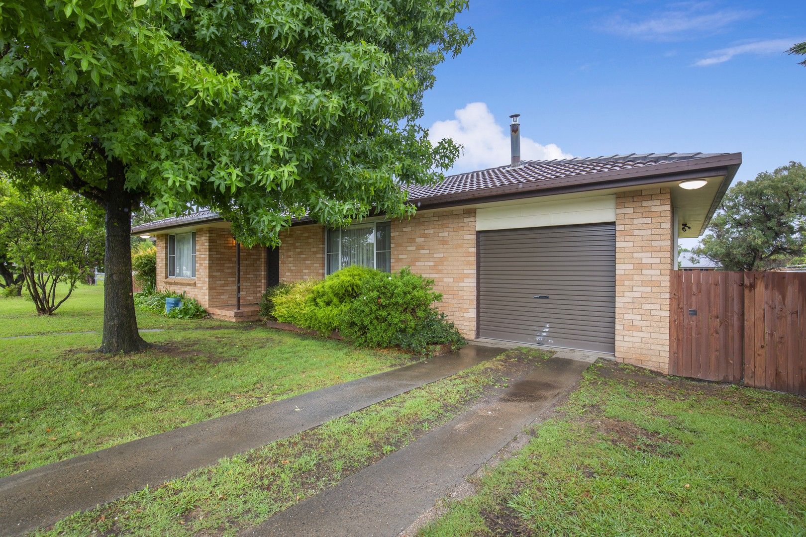 3 bedrooms House in 1 Grafton Road ARMIDALE NSW, 2350
