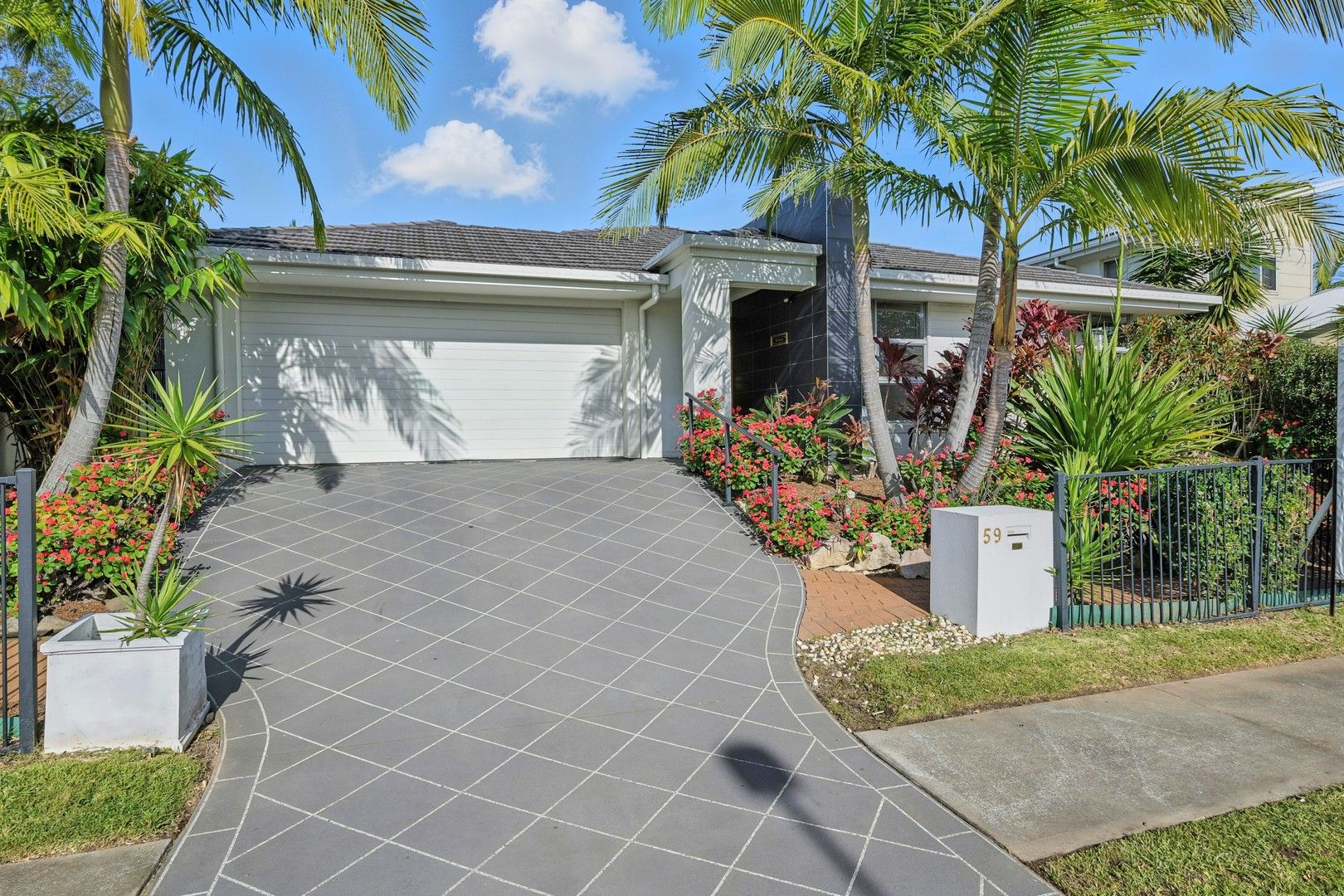 4 bedrooms House in 59 Capital Drive Drive THRUMSTER NSW, 2444