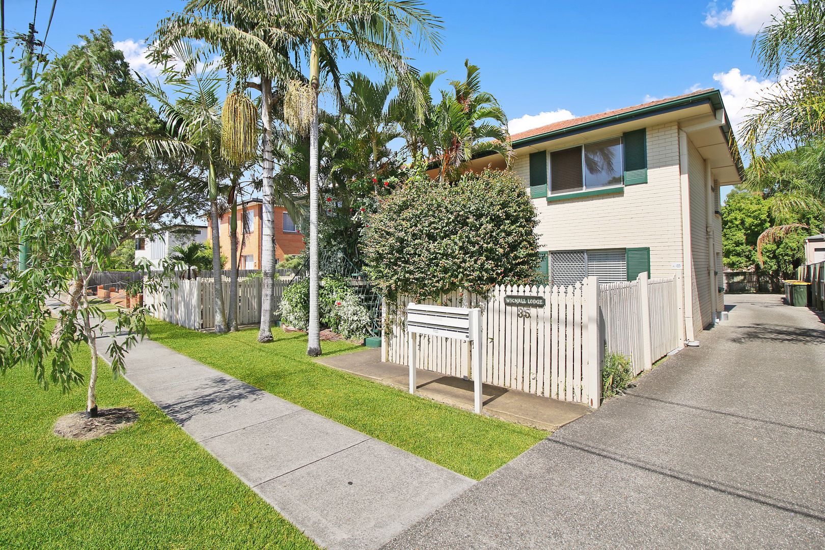 2 bedrooms Apartment / Unit / Flat in 2/35 Smallman Street BULIMBA QLD, 4171