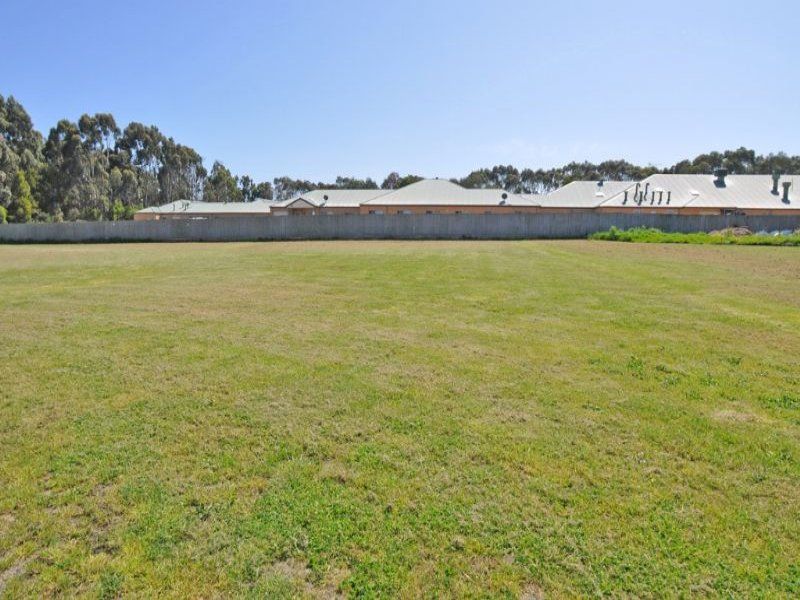 16 Butcher Place, Inverloch VIC 3996, Image 2