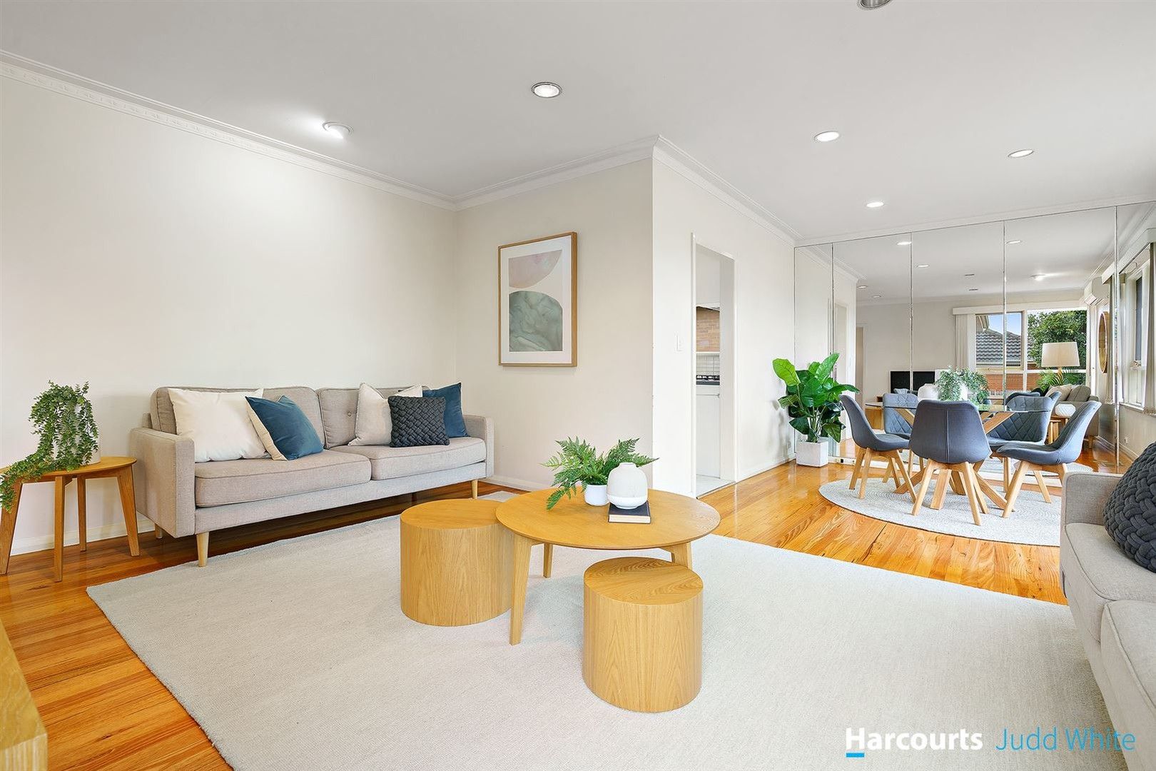 3 bedrooms House in 9 Torbreck Street GLEN WAVERLEY VIC, 3150