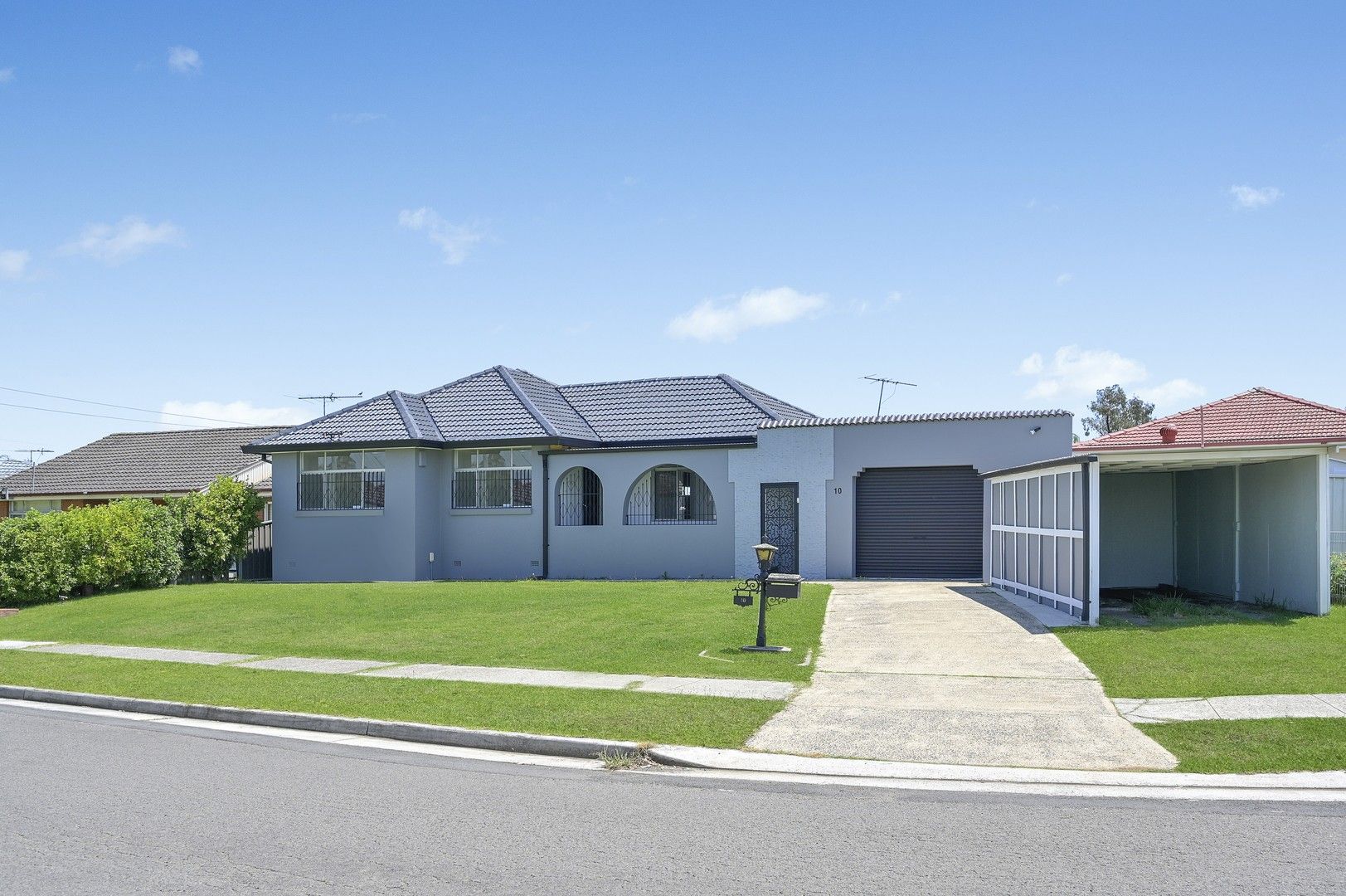 3 bedrooms House in 10 Hewison Avenue GREEN VALLEY NSW, 2168