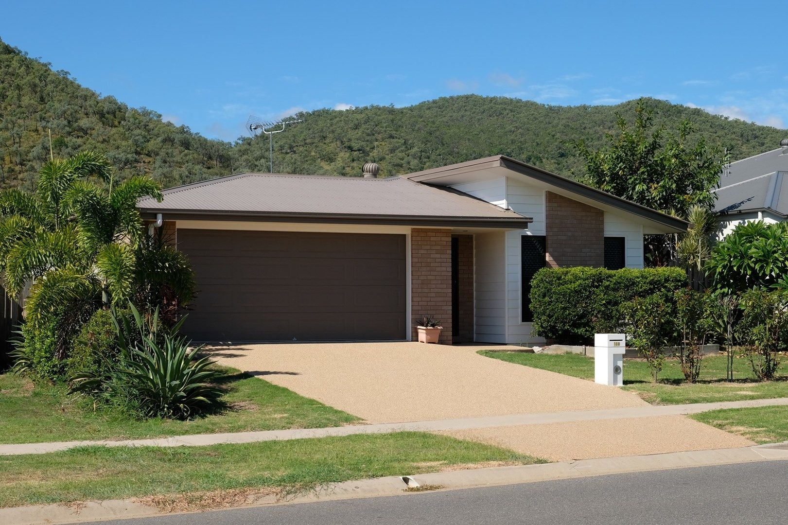 108 Springfield drive, Norman Gardens QLD 4701, Image 0