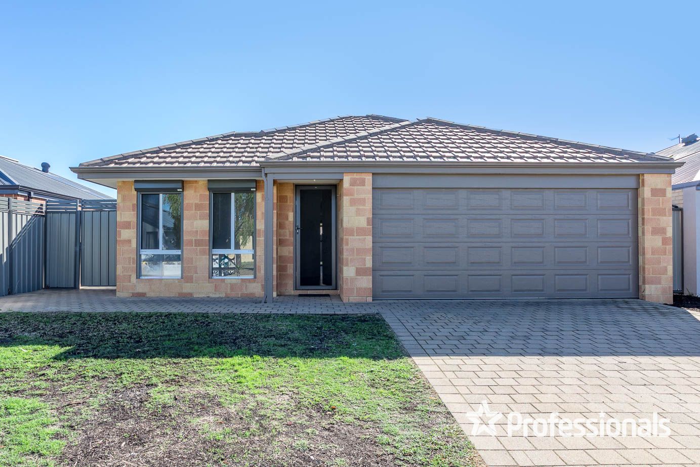 3 bedrooms House in 8 Rimfire Street BYFORD WA, 6122
