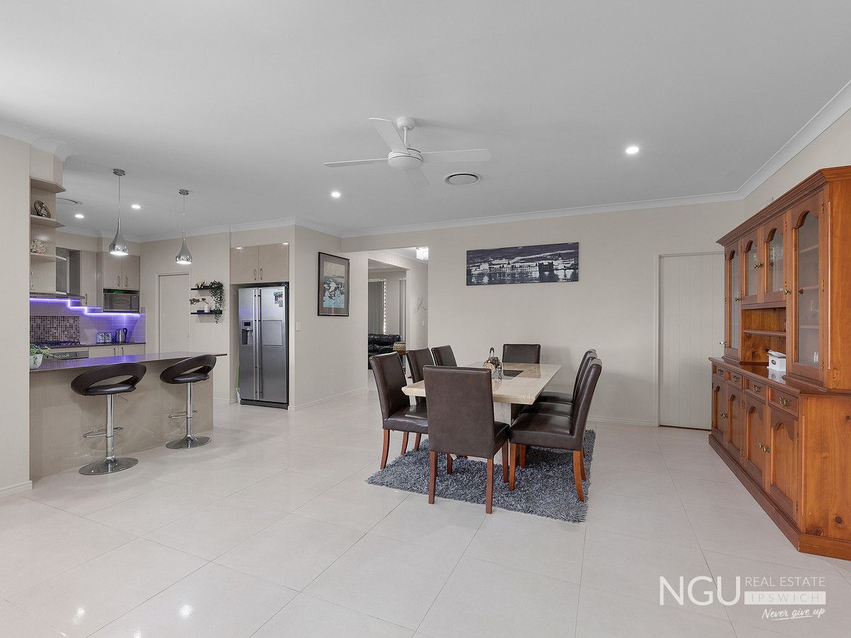 31 Pine Street, Flinders View QLD 4305, Image 2