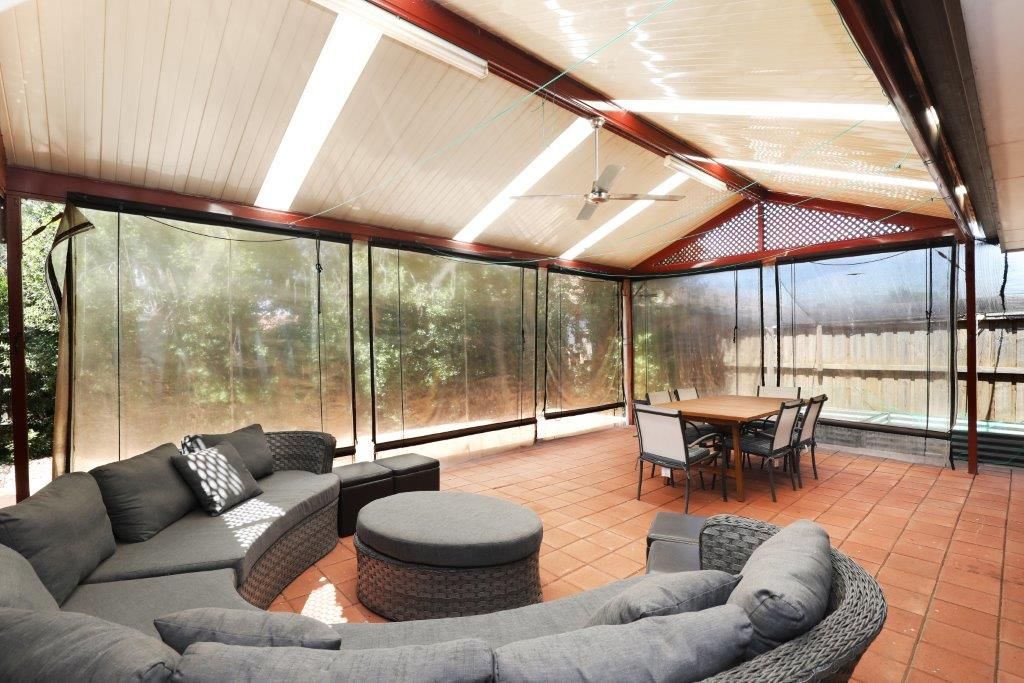 4 bedrooms House in 11 Ferneaux Place MELTON WEST VIC, 3337