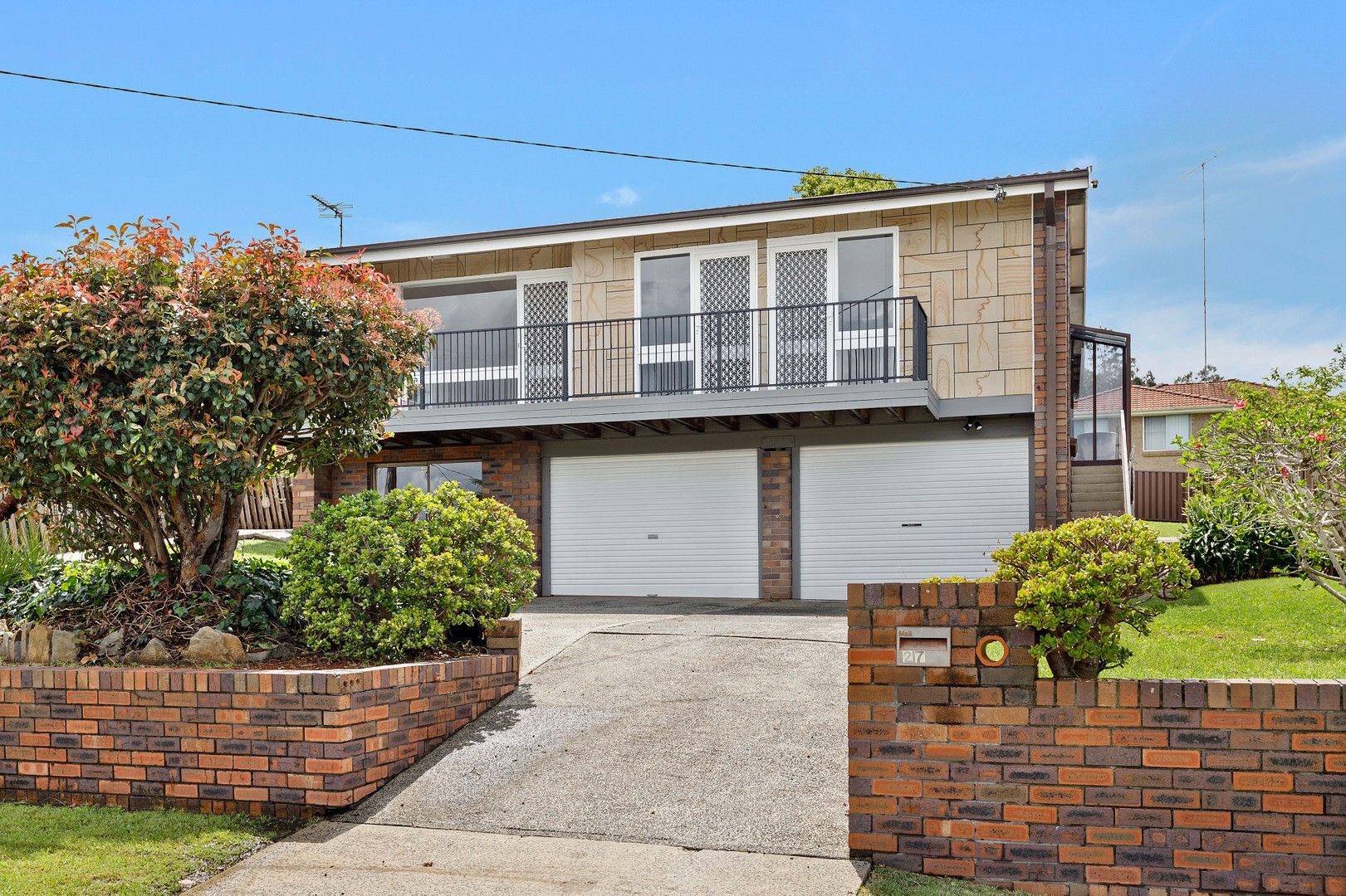 3 bedrooms House in 27 Shipton Crescent MOUNT WARRIGAL NSW, 2528