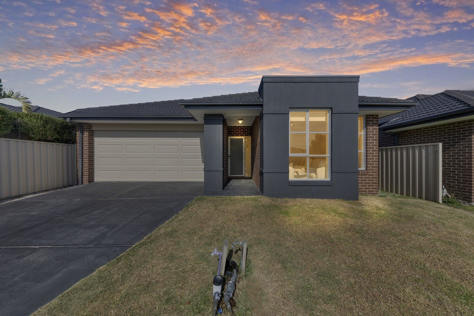 2 Pashanger Court, Pakenham VIC 3810, Image 0