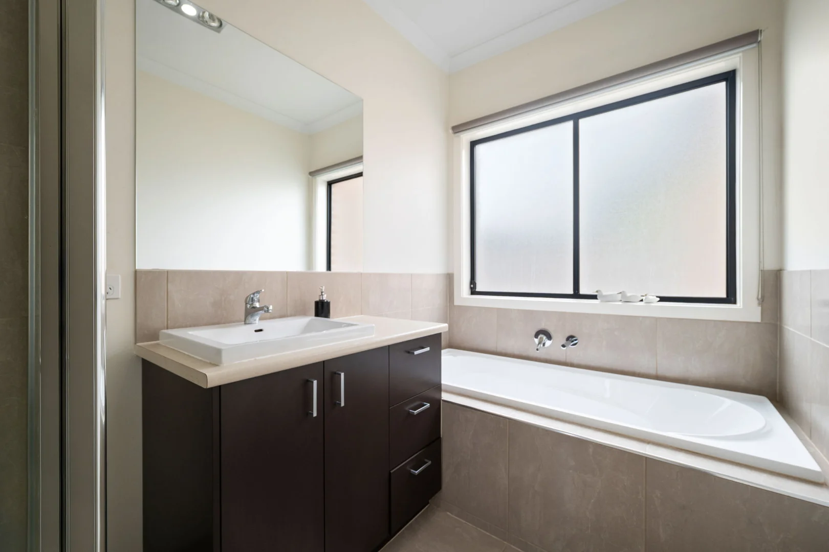 Additional image 5 of 2/9 Whipbird Close, Werribee VIC 3030