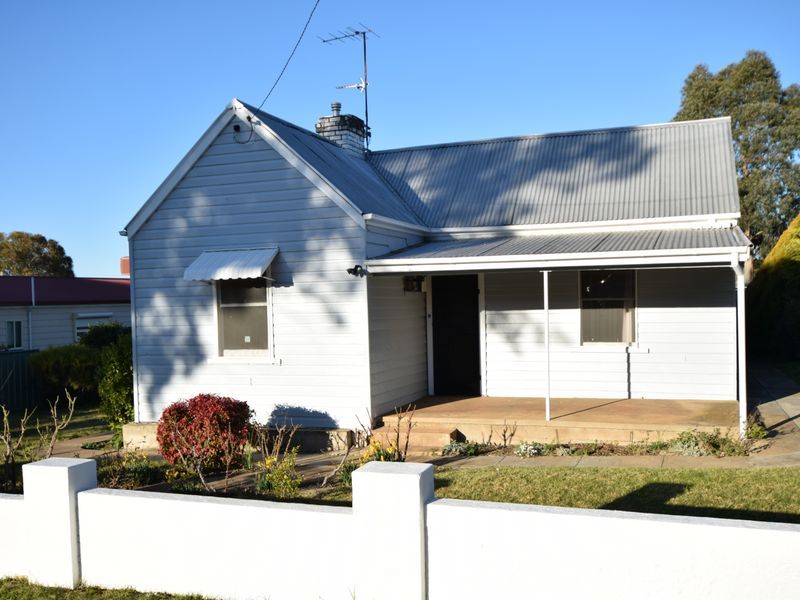 68 Yass Street, Young NSW 2594