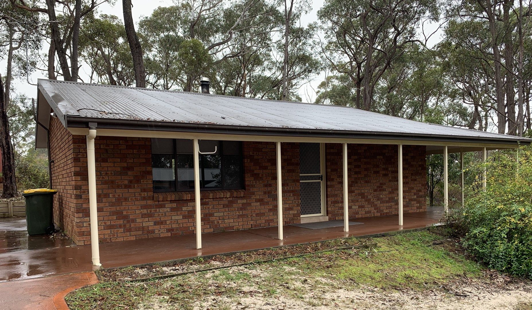 FLAT 4 ASHLEY PLACE, Hill Top NSW 2575, Image 0