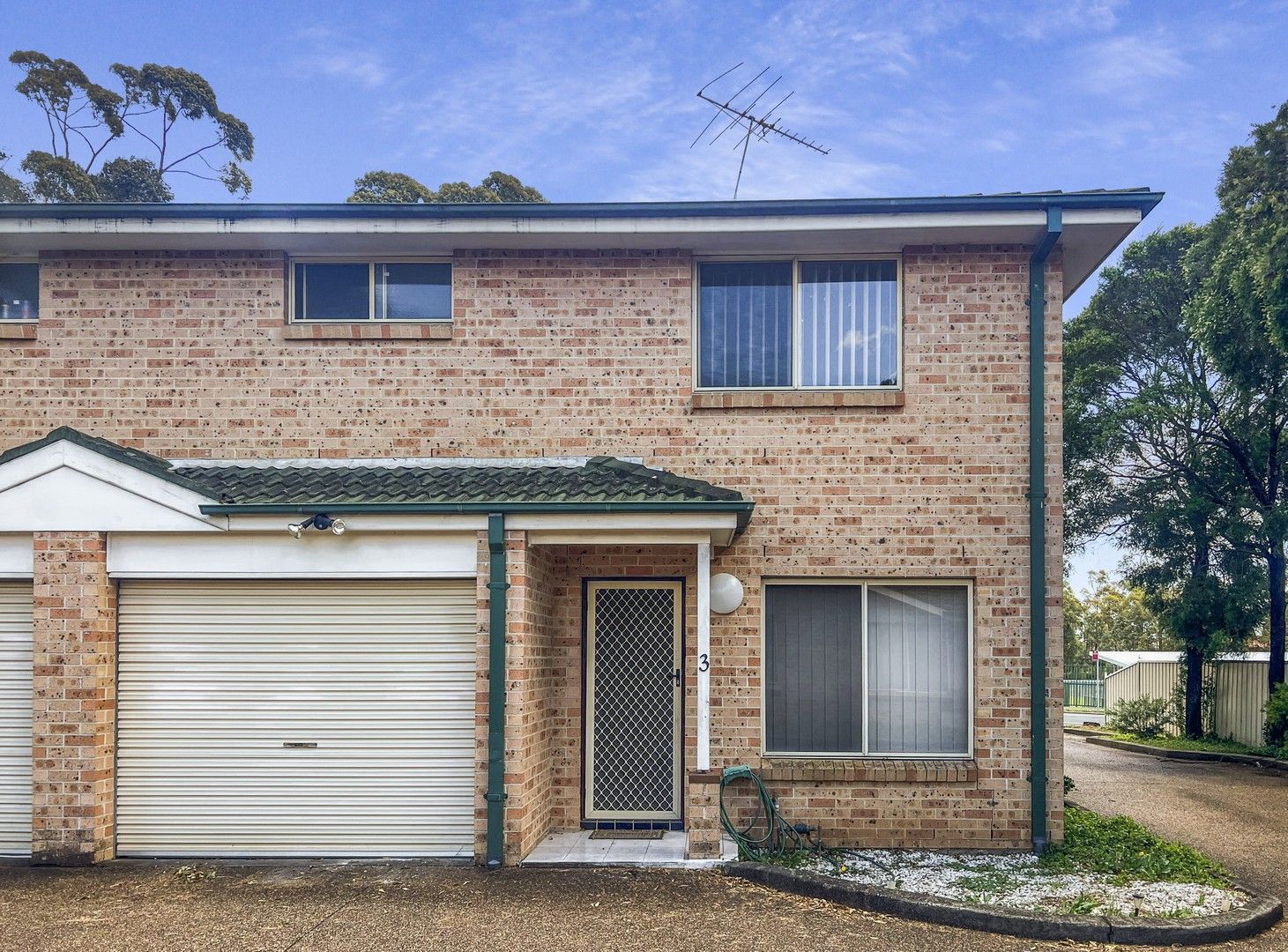 3 bedrooms Townhouse in 3/132 Prairievale Road BOSSLEY PARK NSW, 2176