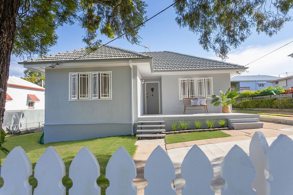 3 bedrooms House in 1A Hume Street WOODEND QLD, 4305