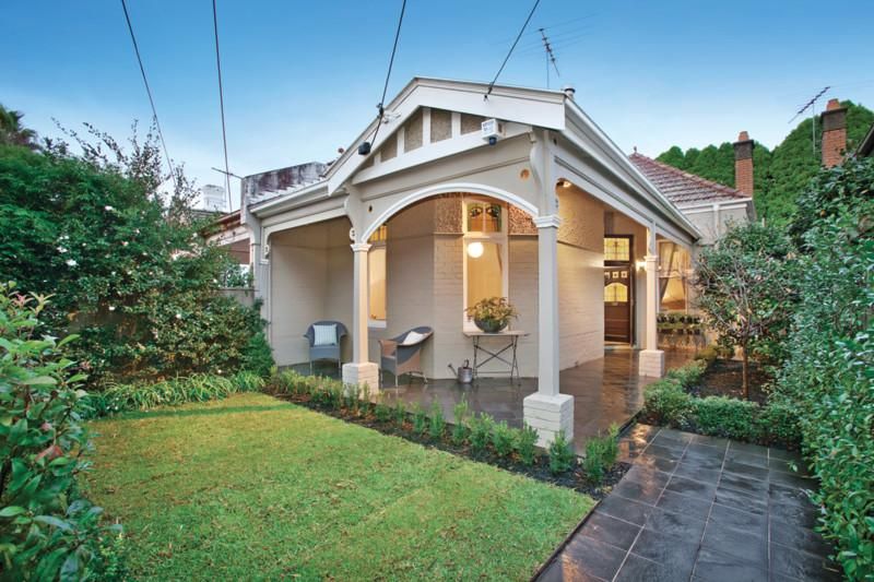 4 bedrooms House in 46 Armadale St ARMADALE VIC, 3143