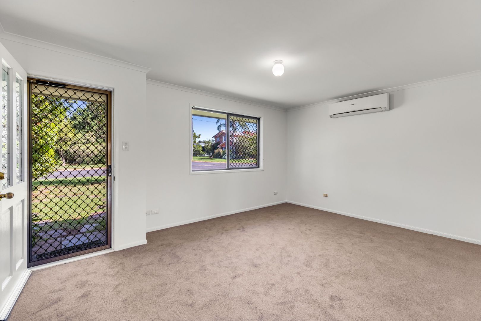 25 Rachel Street, Darling Heights QLD 4350, Image 2