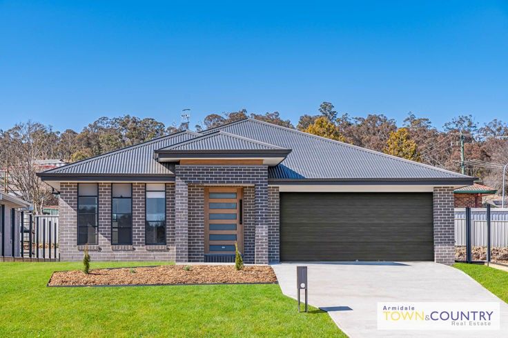 4 bedrooms House in 4 Bruce Close ARMIDALE NSW, 2350