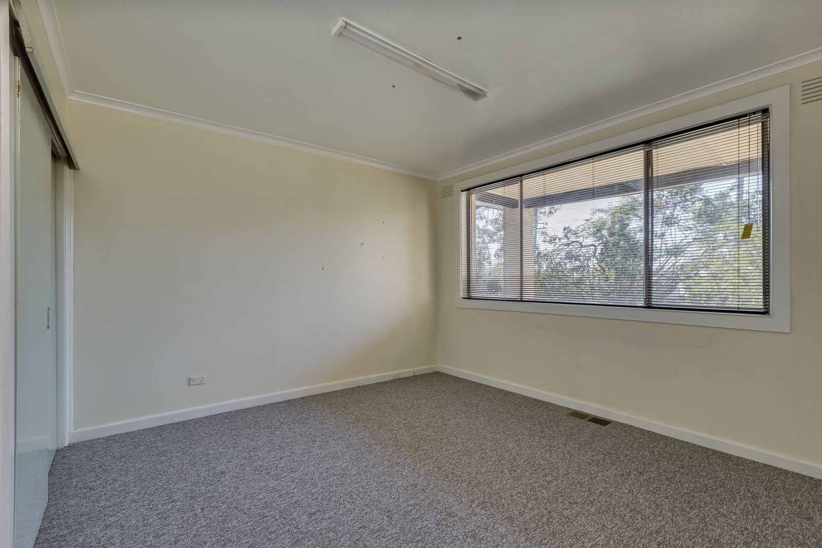 107 Mountain View Road, Briar Hill VIC 3088 House For Rent 360