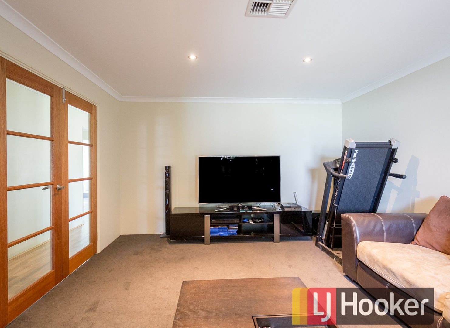 8 Apsley Circle, Millbridge WA 6232, Image 2