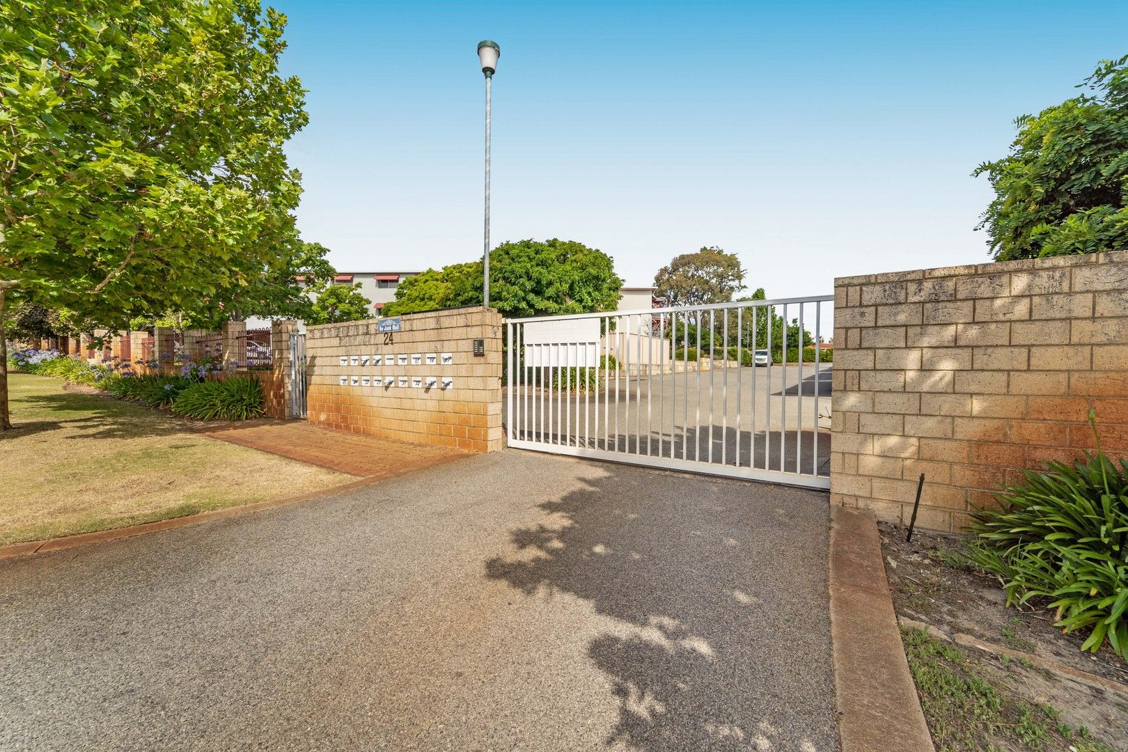 2 bedrooms House in 31/24 Morrit Way PARMELIA WA, 6167