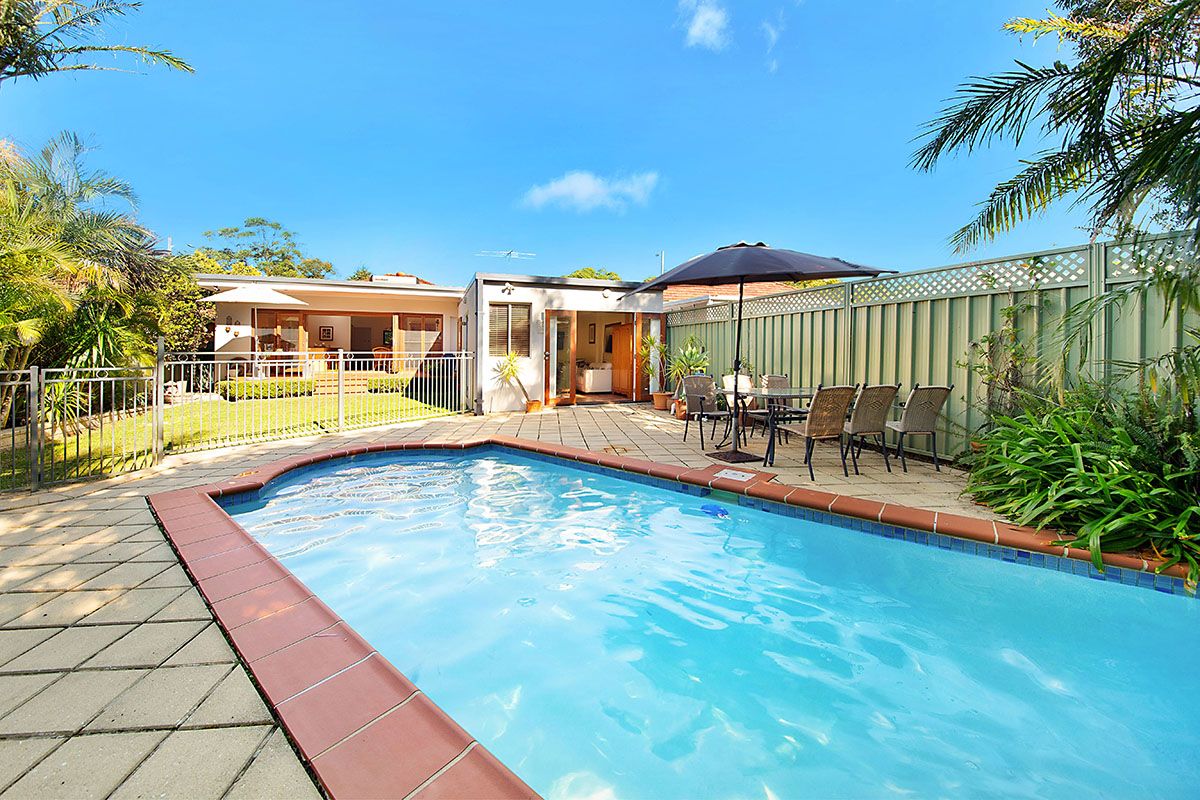 3 bedrooms House in 129 Kingsway WOOLOOWARE NSW, 2230