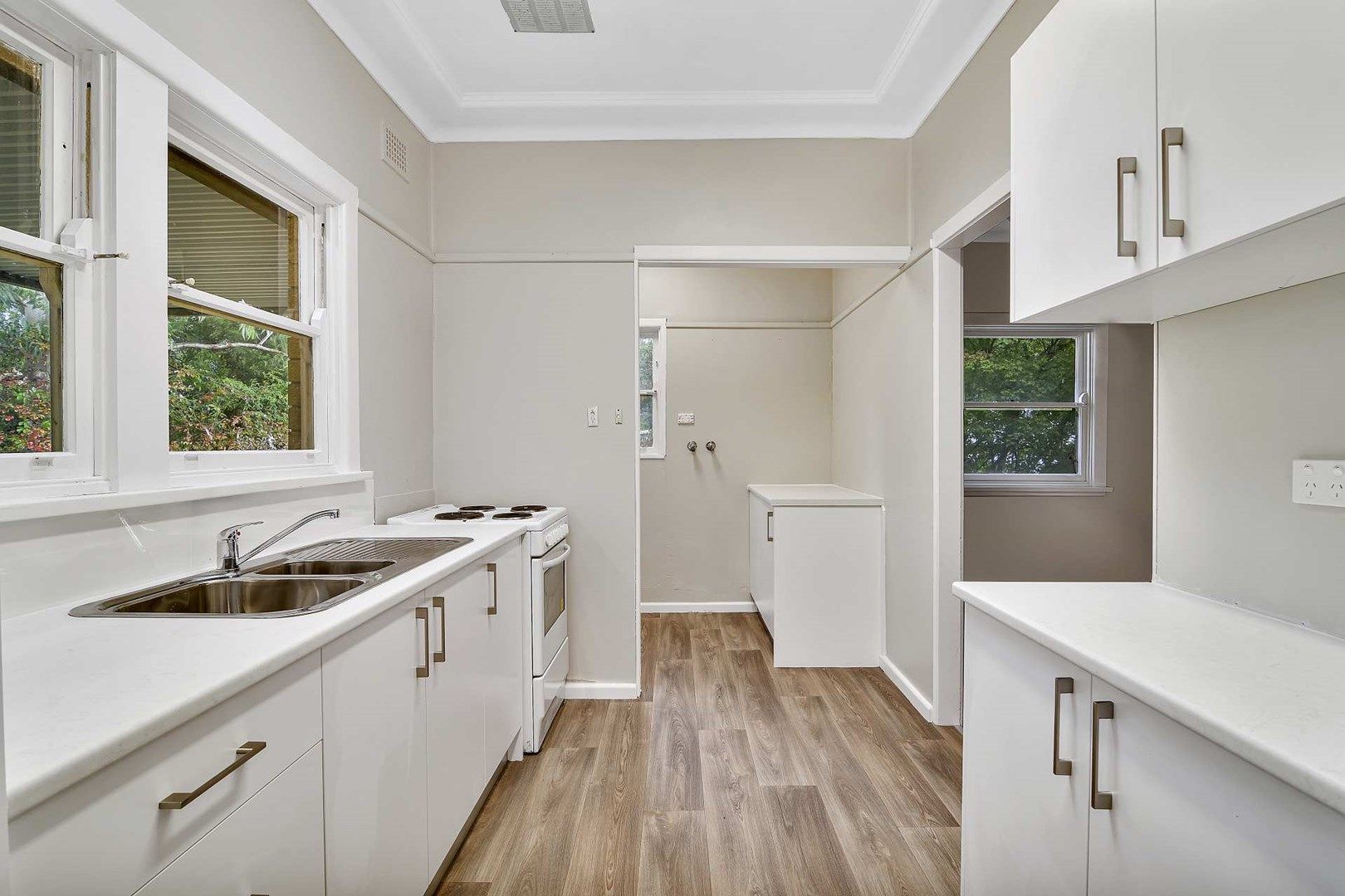 5 Roger Avenue, Castle Hill Property