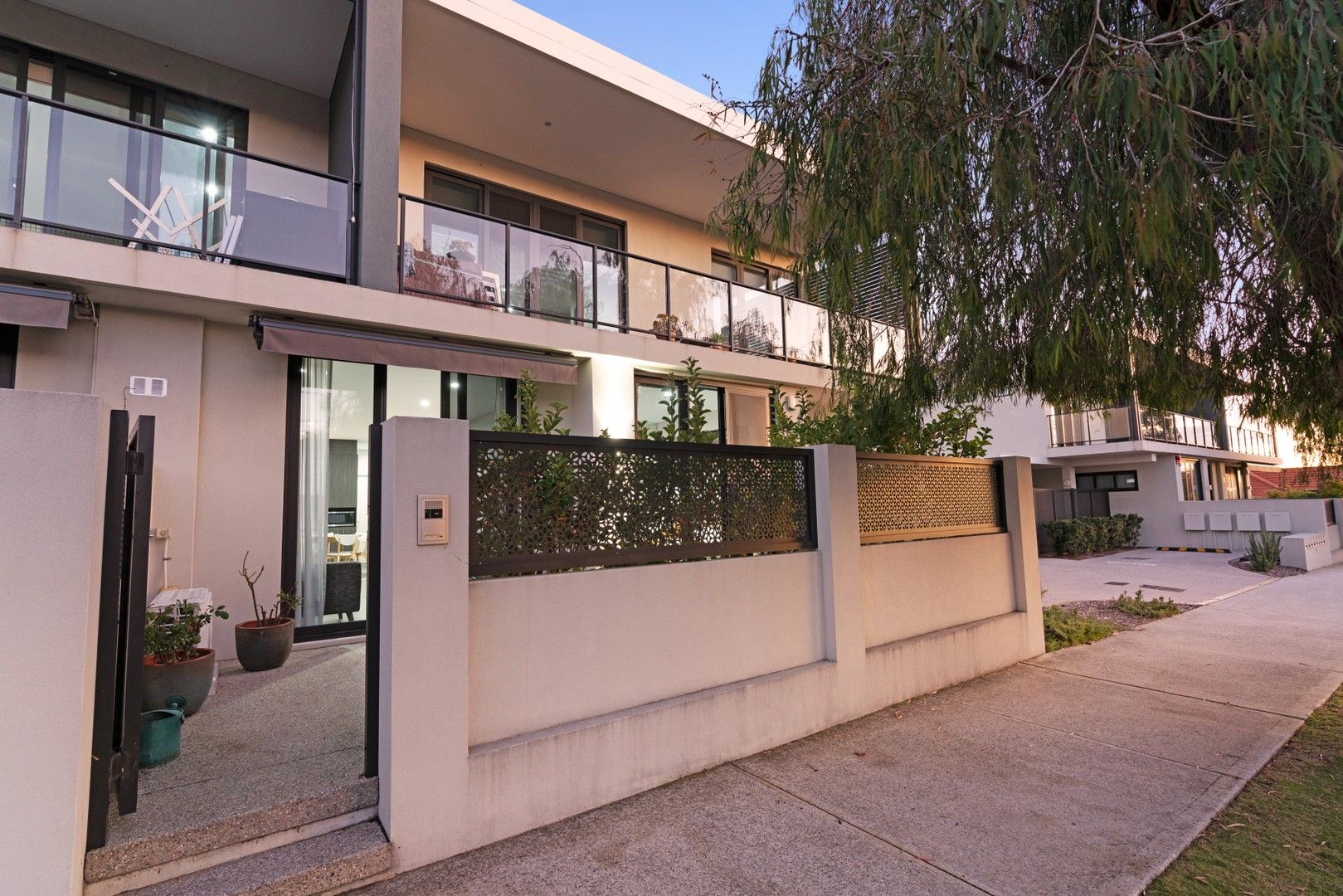 2 bedrooms Apartment / Unit / Flat in 3/79 Bourke Street LEEDERVILLE WA, 6007