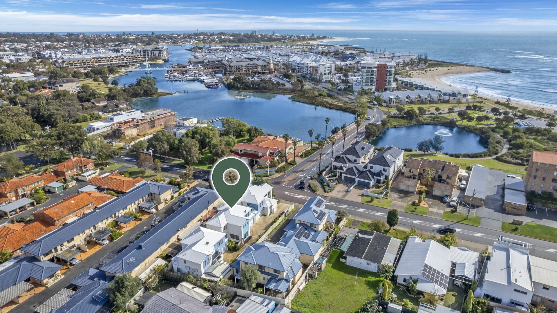 4 bedrooms Townhouse in 71B Ormsby Terrace MANDURAH WA, 6210