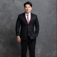 Anthony Lee, Property manager