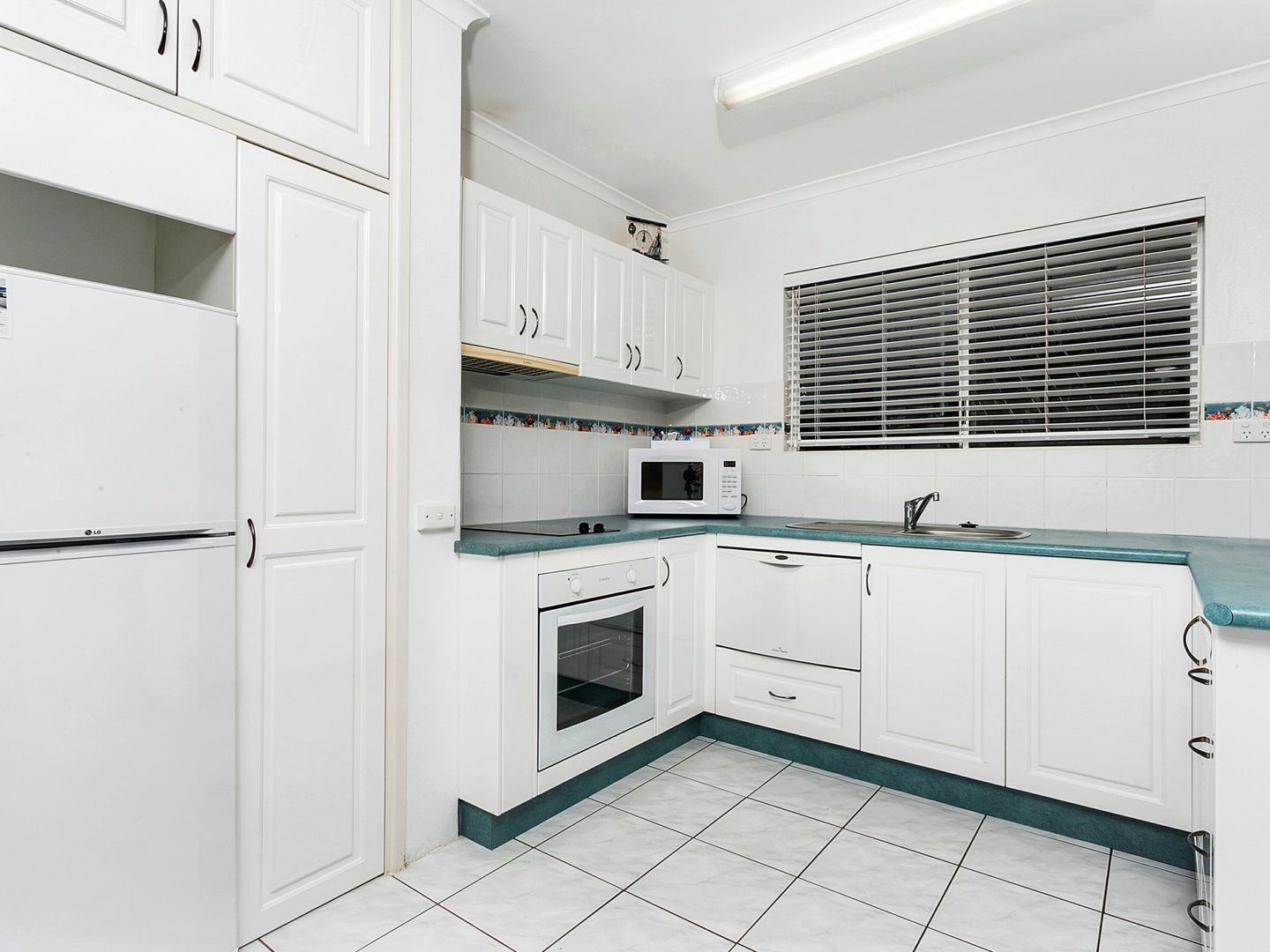 5/69-73 Arlington Esplanade, Clifton Beach QLD 4879, Image 2