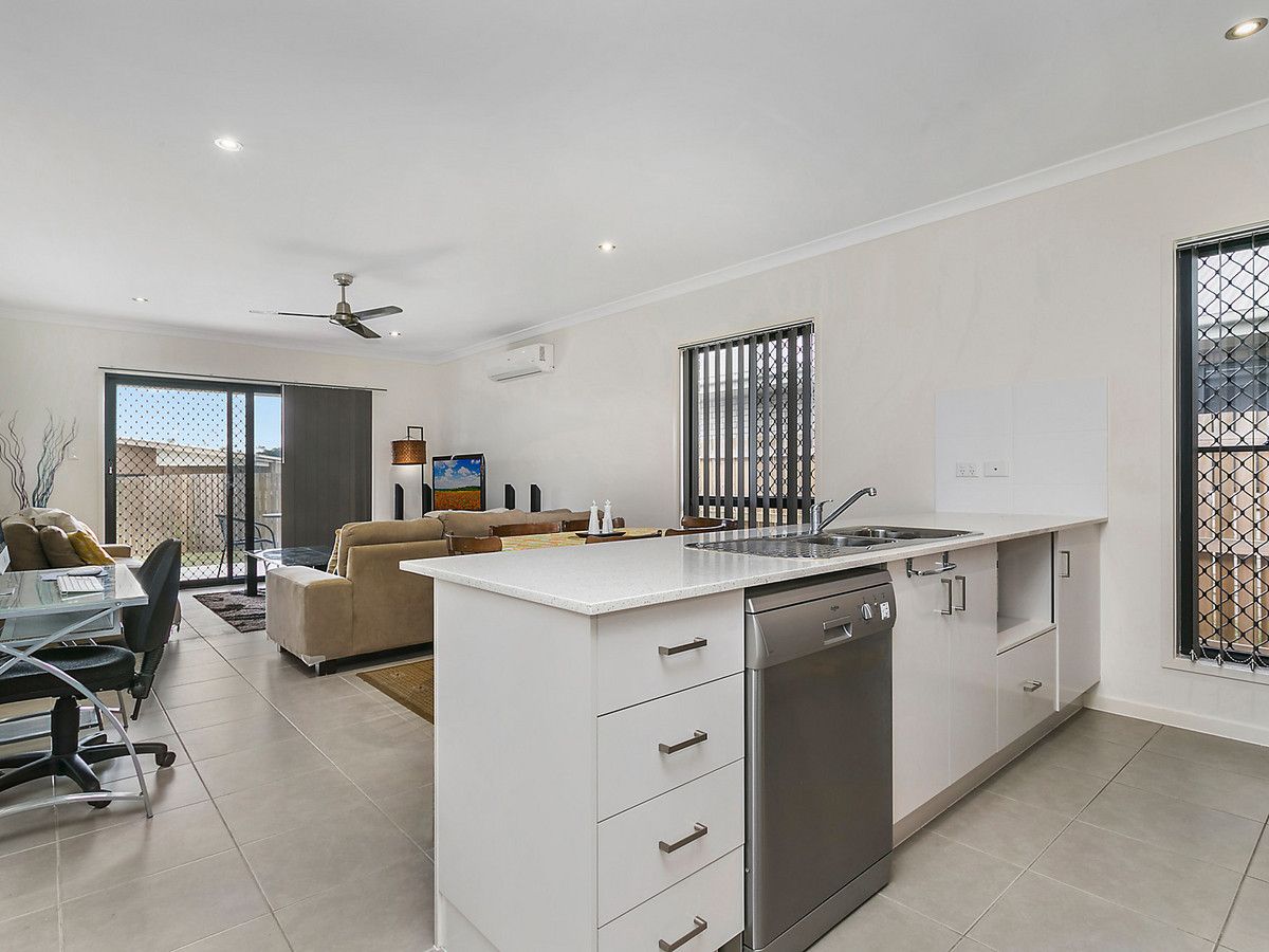 8 Varsity Crescent, Norman Gardens QLD 4701, Image 2